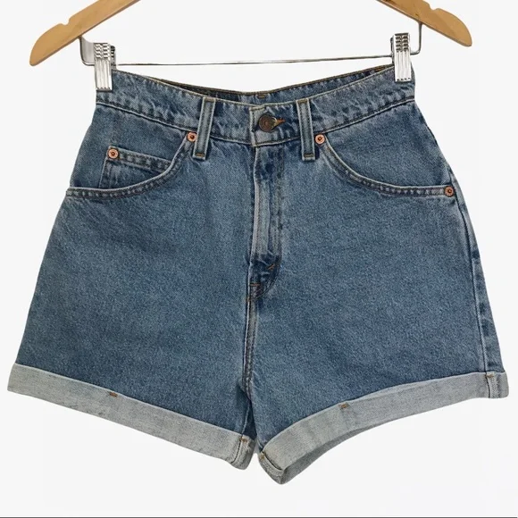 Levi’s 954 High-Rise Roll-Up Vintage Jean Shorts - 2/4